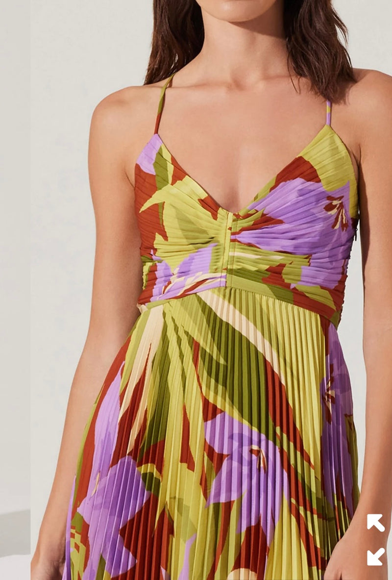 ASTR Green Rust Floral Plung Neckline Plisse Fabrication Cut Out Back w/Tie Strap Blythe Midi Dress