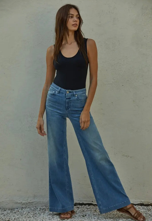 BY TOGETHER Cassis Seamless Reverse U-V Neck Tank Top