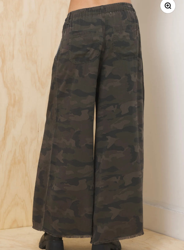 Vintage Havana Camo Tencel Wide Leg Draw String Pant